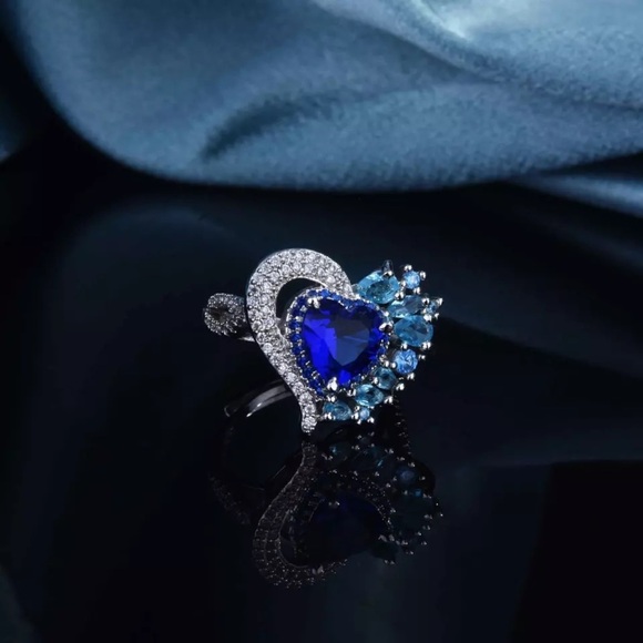 Blue Heart statement ring - Picture 5 of 6